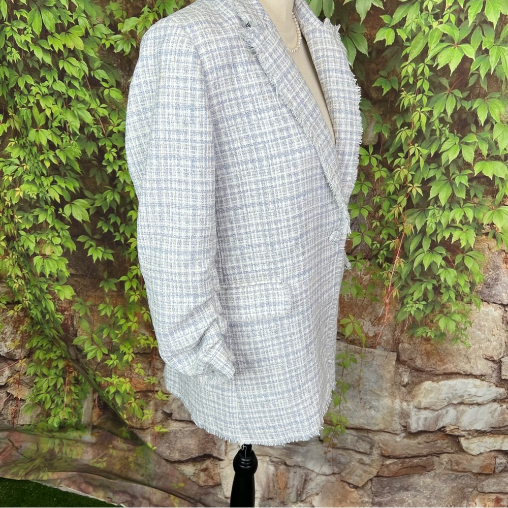 MAISON D'AMELIE PARIS Quiet Luxury Blue and White Tweed Plaid Fringed Jacket, 4 - Picture 11 of 13